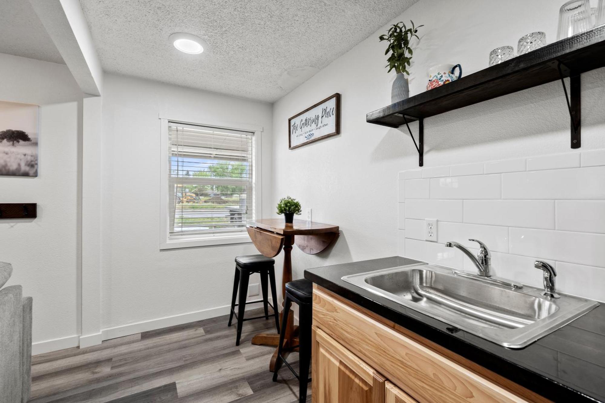 Peach Street Super Suite Medford Exteriör bild