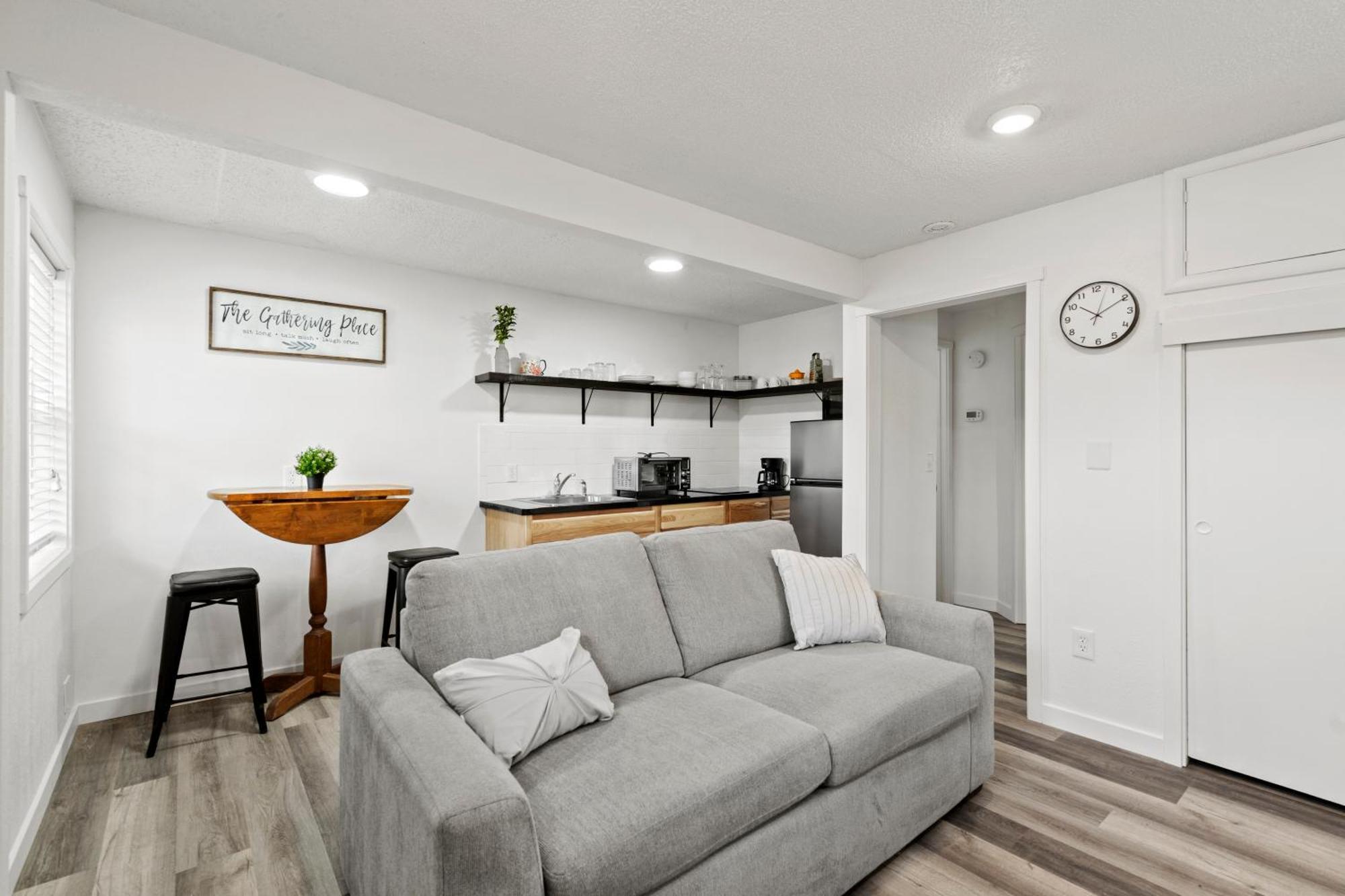 Peach Street Super Suite Medford Exteriör bild