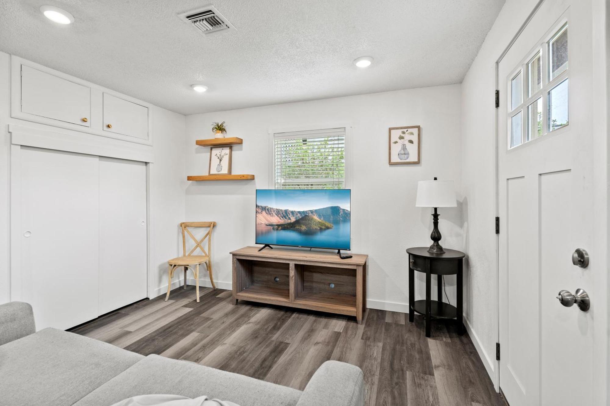 Peach Street Super Suite Medford Exteriör bild